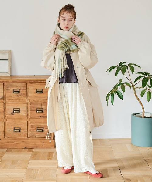 Crisp（クリスプ）の「ボリュームフリンジマフラー（マフラー・レディース・ピンク/グリーン/ブルー/アイボリー/ブラウン・FREE）」の6枚目の写真