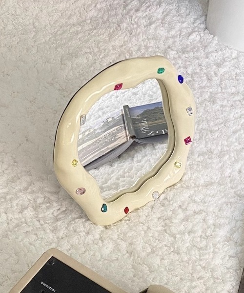 Made in I(メイドインアイ)の「STONE JEWELRY DECORATION MIRROR(ミラー・レディース・アイボリー/シルバー・FREE)」の6枚目の写真