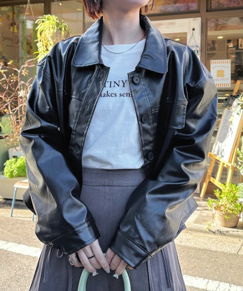 CLEA(クレア)の「フェイクレザーショートジャケット(ブルゾン・レディース・ブラック/ブラウン・FREE)」の3枚目の写真