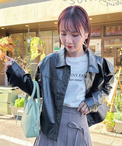 CLEA(クレア)の「フェイクレザーショートジャケット(ブルゾン・レディース・ブラック/ブラウン・FREE)」の11枚目の写真