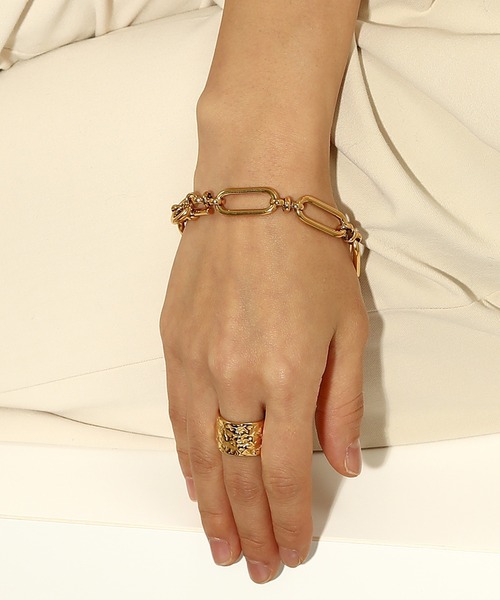 voov（ブーブ）の「【金属アレルギー対応】ヴィンテージ風 ボリューム サージカルステンレス リング 太め（リング・レディース・シルバー/ゴールド・11号/13号）」の7枚目の写真