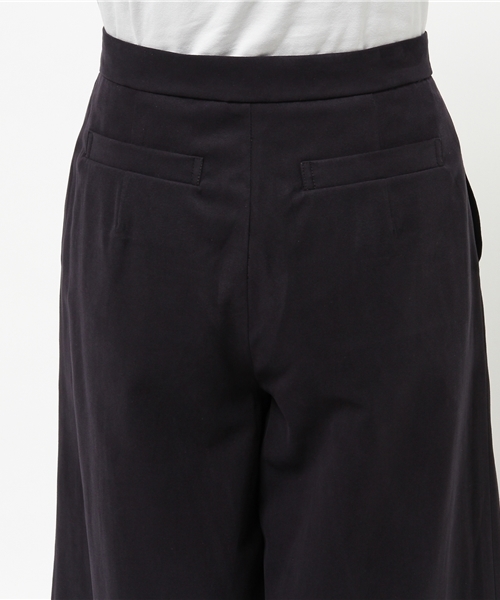 NATURAL BEAUTY BASIC（ナチュラルビューティーベーシック）の「フェイクスエードガウチョパンツ（その他パンツ・レディース・ダークベージュ/ネイビー・SMALL/X-SMALL/MEDIUM/LARGE）」の6枚目の写真