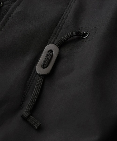 MONO-MART（モノマート）の「3レイヤーオーバーサイズナイロンマウンテンパーカー/撥水/防風/3層構造（マウンテンパーカー・メンズ・ブラック/チャコール・S/M/L）」の10枚目の写真