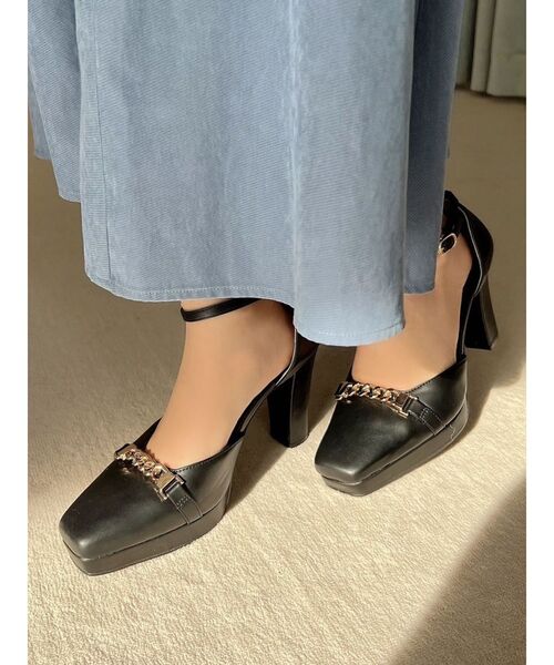 RESEXXY（リゼクシー）の「デザインパンプス（パンプス・レディース・アイボリー/ブラック・SMALL/MEDIUM/LARGE）」の4枚目の写真