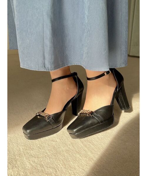 RESEXXY（リゼクシー）の「デザインパンプス（パンプス・レディース・アイボリー/ブラック・SMALL/MEDIUM/LARGE）」の5枚目の写真