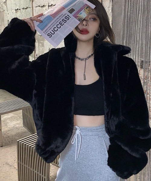 Sibra(シブラ)の「ショート丈ファーブルゾン(ブルゾン・レディース・ホワイト/ブラック・M)」の17枚目の写真