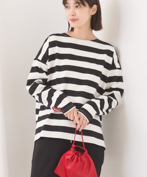 OMNES(オムネス)の「10番単ボーダーワイドシルエットスリット長袖Tシャツ(Tシャツ/カットソー・レディース・ホワイト系その他3/ホワイト系その他/ホワイト×ブラック/ホワイト系その他4/ホワイト系その他2/ネイビー×ホワイト/ブラウン系その他/ベージュ系その他・FREE)」の4枚目の写真