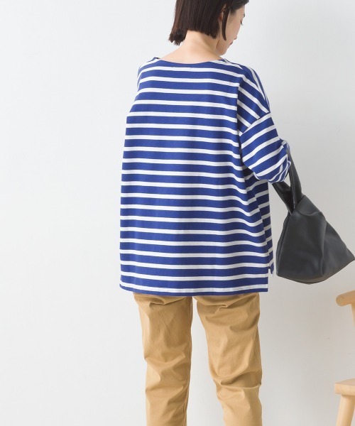 OMNES(オムネス)の「10番単ボーダーワイドシルエットスリット長袖Tシャツ(Tシャツ/カットソー・レディース・ホワイト系その他3/ホワイト系その他/ホワイト×ブラック/ホワイト系その他4/ホワイト系その他2/ネイビー×ホワイト/ブラウン系その他/ベージュ系その他・FREE)」の15枚目の写真