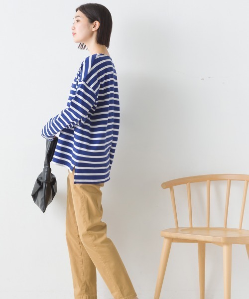 OMNES(オムネス)の「10番単ボーダーワイドシルエットスリット長袖Tシャツ(Tシャツ/カットソー・レディース・ホワイト系その他3/ホワイト系その他/ホワイト×ブラック/ホワイト系その他4/ホワイト系その他2/ネイビー×ホワイト/ブラウン系その他/ベージュ系その他・FREE)」の17枚目の写真