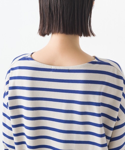 OMNES(オムネス)の「10番単ボーダーワイドシルエットスリット長袖Tシャツ(Tシャツ/カットソー・レディース・ホワイト系その他3/ホワイト系その他/ホワイト×ブラック/ホワイト系その他4/ホワイト系その他2/ネイビー×ホワイト/ブラウン系その他/ベージュ系その他・FREE)」の9枚目の写真