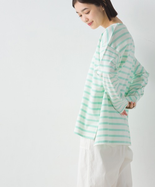 OMNES(オムネス)の「10番単ボーダーワイドシルエットスリット長袖Tシャツ(Tシャツ/カットソー・レディース・ホワイト系その他3/ホワイト系その他/ホワイト×ブラック/ホワイト系その他4/ホワイト系その他2/ネイビー×ホワイト/ブラウン系その他/ベージュ系その他・FREE)」の20枚目の写真