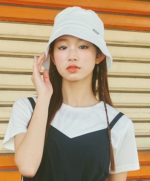 RLX ホワイト バケットハット 新品未使用、タグ付き LOVETOXIC（ラブトキシック）の「【LTXC】バケットハット（キャップ