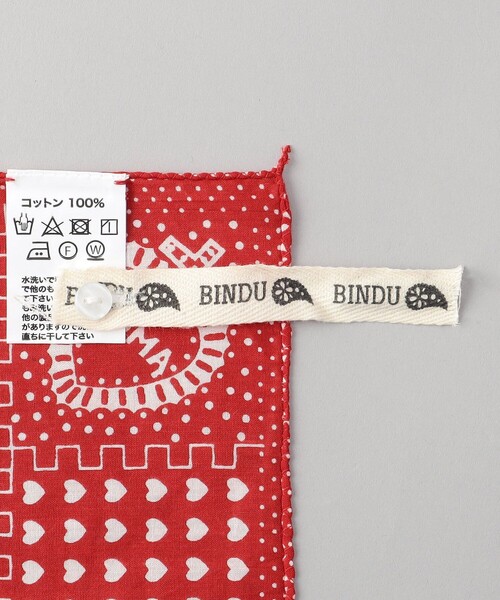 FREAK'S STORE(フリークスストア)の「Bindu/ビンドゥー Amor Bandana/アモールプリントバンダナ(バンダナ/スカーフ・レディース・レッド/ブラック・ONE SIZE)」の4枚目の写真