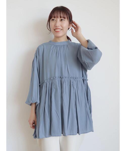 CRAFT STANDARD BOUTIQUE（クラフトスタンダードブティック）の「後リボン切替ギャザーチュニックブラウス（チュニック・レディース・ブルー/チャコールグレー/ライトベージュ・FREE）」の4枚目の写真