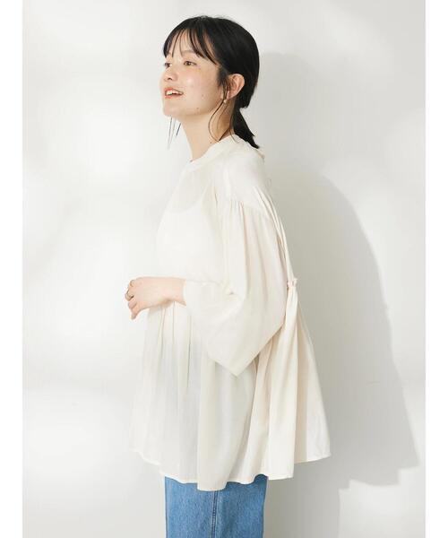 CRAFT STANDARD BOUTIQUE（クラフトスタンダードブティック）の「後リボン切替ギャザーチュニックブラウス（チュニック・レディース・ブルー/チャコールグレー/ライトベージュ・FREE）」の14枚目の写真