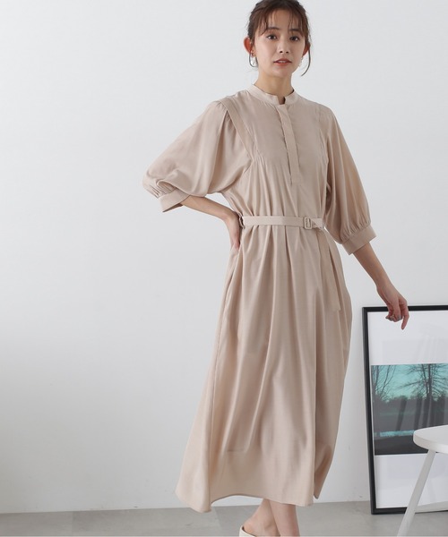 N.（N. Natural Beauty Basic）（エヌエヌナチュラルビューティーベーシック）の「◆マットサテンボリュームスリーブワンピース（ワンピース・レディース・ブルー/チャコールグレー/ベージュ・MEDIUM）」の6枚目の写真