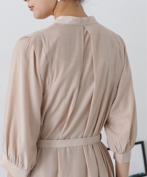 N.（N. Natural Beauty Basic）（エヌエヌナチュラルビューティーベーシック）の「◆マットサテンボリュームスリーブワンピース（ワンピース・レディース・ブルー/チャコールグレー/ベージュ・MEDIUM）」の15枚目の写真