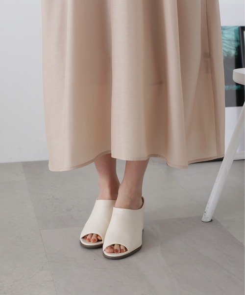 N.（N. Natural Beauty Basic）（エヌエヌナチュラルビューティーベーシック）の「◆マットサテンボリュームスリーブワンピース（ワンピース・レディース・ブルー/チャコールグレー/ベージュ・MEDIUM）」の16枚目の写真