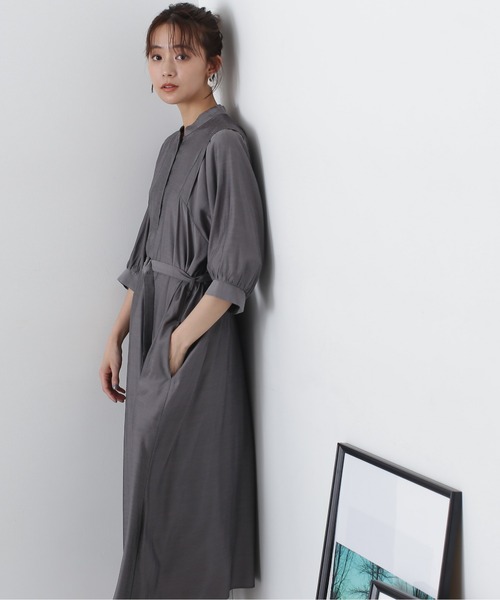 N.（N. Natural Beauty Basic）（エヌエヌナチュラルビューティーベーシック）の「◆マットサテンボリュームスリーブワンピース（ワンピース・レディース・ブルー/チャコールグレー/ベージュ・MEDIUM）」の5枚目の写真