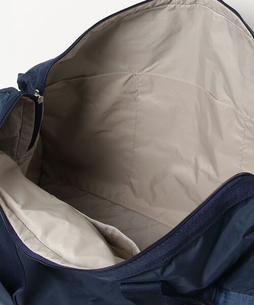 LeSportsac（レスポートサック）の「LeSportsac DELUXE LG WEEKENDER レスポートサック デラックス ウィークエンダー ボストンバッグ（ボストンバッグ・レディース・ブラック系/ネイビー/ブラック系1・FREE）」の6枚目の写真