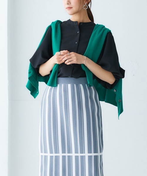 nissen（ニッセン）の「ボリューム袖バンドカラーシャツ（シャツ/ブラウス・レディース・サックスブルー/オフホワイト/ブラック・M/L/LL/S）」の4枚目の写真