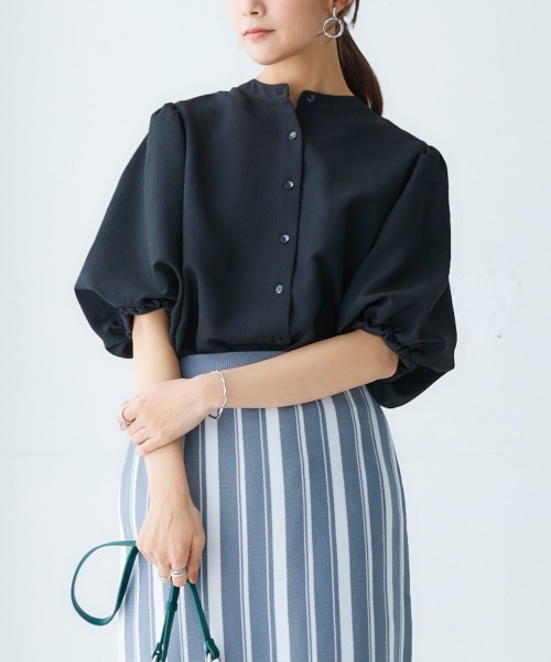 nissen（ニッセン）の「ボリューム袖バンドカラーシャツ（シャツ/ブラウス・レディース・サックスブルー/オフホワイト/ブラック・M/L/LL/S）」の7枚目の写真