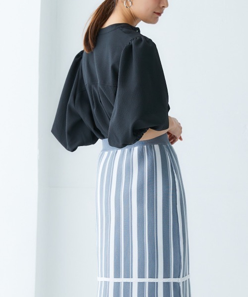 nissen（ニッセン）の「ボリューム袖バンドカラーシャツ（シャツ/ブラウス・レディース・サックスブルー/オフホワイト/ブラック・M/L/LL/S）」の8枚目の写真