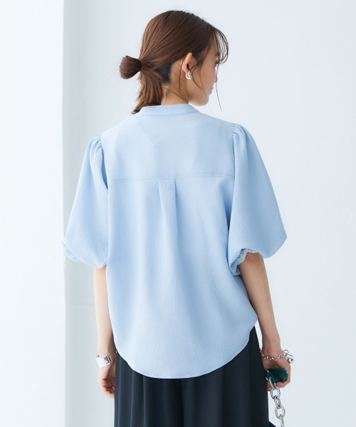 nissen（ニッセン）の「ボリューム袖バンドカラーシャツ（シャツ/ブラウス・レディース・サックスブルー/オフホワイト/ブラック・M/L/LL/S）」の11枚目の写真