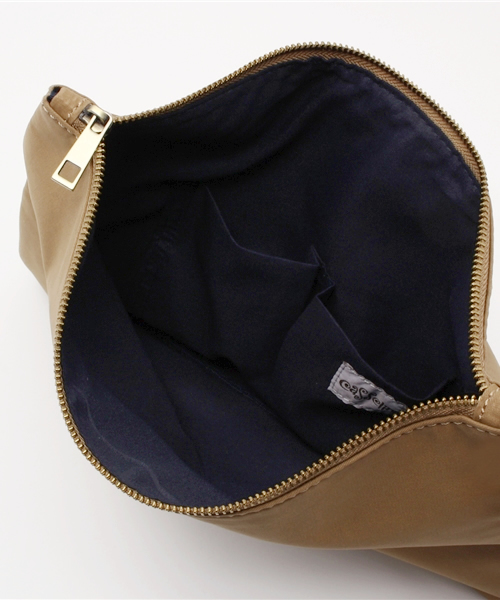 キャセリーニ／トレンチ風クラッチバッグ Khaju（カージュ）の「casselini:トレンチクラッチ（クラッチ