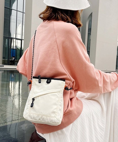 Miniministore(ミニミニストア)の「ミニショルダーバッグ軽量ナイロンバッグ(ショルダーバッグ・レディース・アイボリー/ライトブルー/ブラック・FREE)」の4枚目の写真