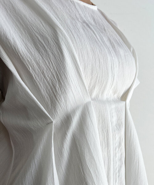 Chez toi（シェトワ）の「ウエストタックペプラムブラウス（シャツ/ブラウス・レディース・ピンク/ブラック/サックスブルー/オフホワイト・FREE）」の21枚目の写真