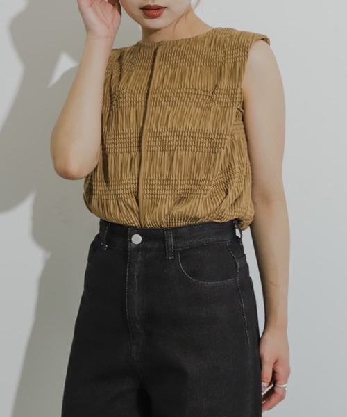 HEYUMM（ヘユム）の「シャーリングパイピングカットトップ（T