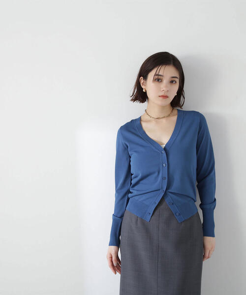 NATURAL BEAUTY BASIC(ナチュラルビューティーベーシック)の「◇レーヨンナイロンシリーズ Vネックコンパクトカーディガン(カーディガン/ボレロ・レディース・ブラック/オフホワイト/ダークブルー/レッド・FREE)」の11枚目の写真