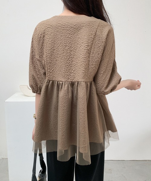 ABITOKYO(アビトーキョー)の「チュールドッキング五分袖キーネックペプラムブラウス(シャツ/ブラウス・レディース・ホワイト/ブラック/モカ/ネイビー/サックスブルー/グリーン・M/L)」の5枚目の写真