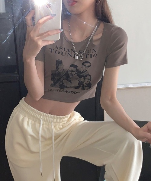 shopnikoniko(ショップニコニコ)の「クロップド丈 ショルダーカットアウト Tシャツ ショート丈 小さめ チビT 半袖(Tシャツ/カットソー・レディース・ホワイト/ブラウン/グレー/ブラック・フリー)」の11枚目の写真