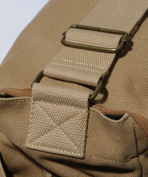 XLARGE（エクストララージ）の「CANVAS SHOULDER BAG（ショルダーバッグ・メンズ・ブラック/ベージュ・ONE SIZE）」の4枚目の写真