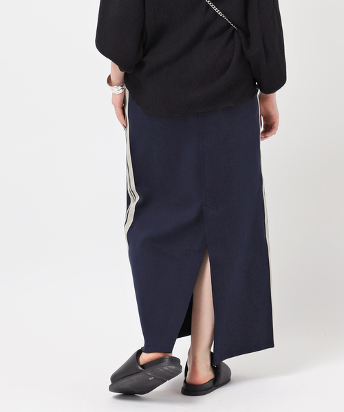 Russell Athletic(ラッセルアスレティック)の「【RUSSELL ATHLETIC】別注ジャージーラインスカート(スカート・レディース・ブラック/ネイビー・38/36)」の13枚目の写真