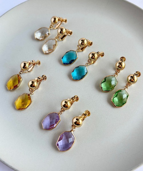 tone(トーン)の「【As】【アレルギー対応】NO.153 変形ガラスチャーム カラフル イヤリング(ニッケルフリー)(MA)(イヤリング・レディース・クリア/ブルー/イエロー/グリーン/パープル/ブルー系2/ピンク・FREE)」の8枚目の写真