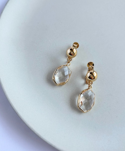 tone(トーン)の「【As】【アレルギー対応】NO.153 変形ガラスチャーム カラフル イヤリング(ニッケルフリー)(MA)(イヤリング・レディース・クリア/ブルー/イエロー/グリーン/パープル/ブルー系2/ピンク・FREE)」の9枚目の写真