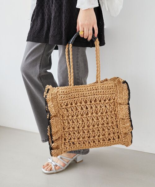 MAJESTIC LEGON（マジェスティックレゴン）の「スクエアフリルペーパーバッグ（ショルダーバッグ・レディース・ベージュ/アイボリー・FREE）」の3枚目の写真