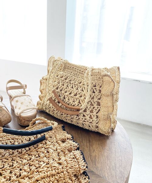 MAJESTIC LEGON（マジェスティックレゴン）の「スクエアフリルペーパーバッグ（ショルダーバッグ・レディース・ベージュ/アイボリー・FREE）」の6枚目の写真