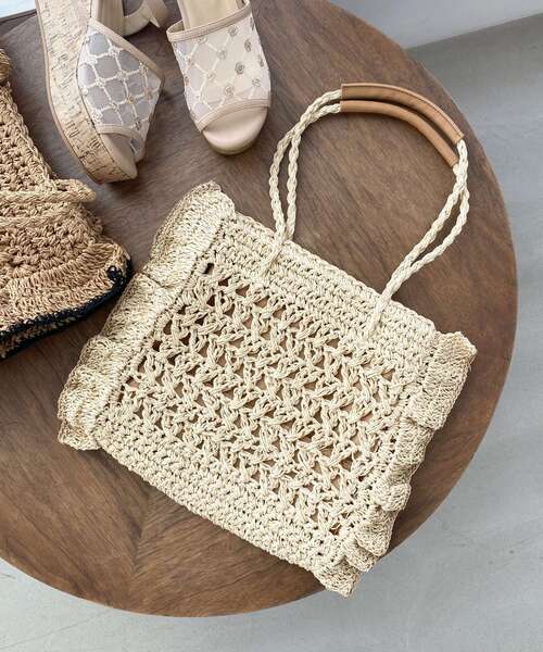 MAJESTIC LEGON（マジェスティックレゴン）の「スクエアフリルペーパーバッグ（ショルダーバッグ・レディース・ベージュ/アイボリー・FREE）」の7枚目の写真