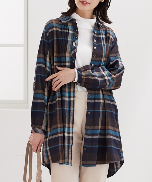 BELLUNA PLUS(ベルーナ)の「多ボタン使いチェック柄シャツチュニック(チュニック・レディース・ネイビー系/ブラウン系/ブラック系/ネイビー系2/ネイビー系3・X-LARGE/LARGE/MEDIUM)」の5枚目の写真