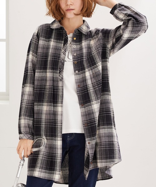 BELLUNA PLUS(ベルーナ)の「多ボタン使いチェック柄シャツチュニック(チュニック・レディース・ネイビー系/ブラウン系/ブラック系/ネイビー系2/ネイビー系3・X-LARGE/LARGE/MEDIUM)」の13枚目の写真