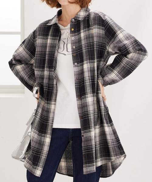 BELLUNA PLUS(ベルーナ)の「多ボタン使いチェック柄シャツチュニック(チュニック・レディース・ネイビー系/ブラウン系/ブラック系/ネイビー系2/ネイビー系3・X-LARGE/LARGE/MEDIUM)」の14枚目の写真