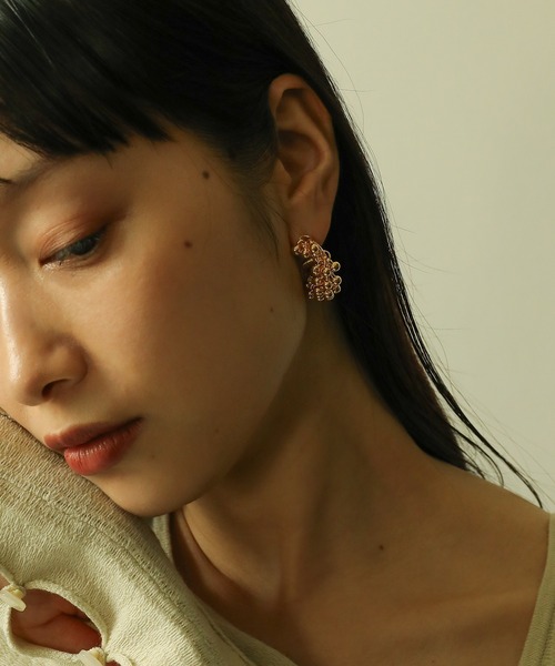 voov(ブーブ)の「パールシャワー メタル ピアス(ピアス(両耳用)・レディース・シルバー/ゴールド・フリー)」の2枚目の写真