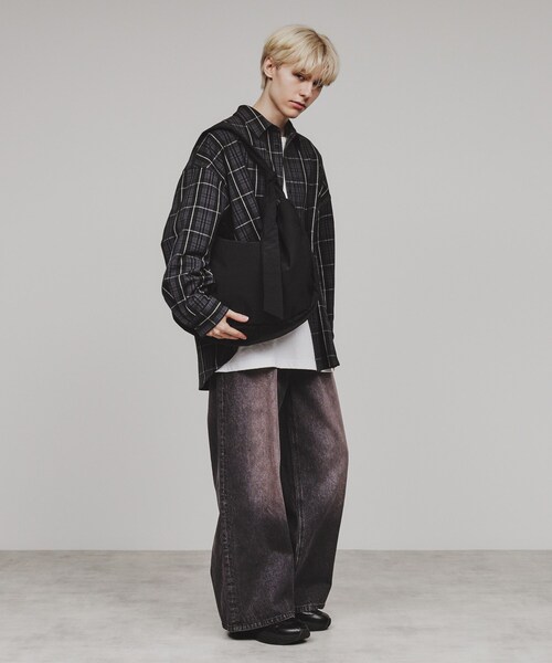 tk.TAKEO KIKUCHI（ティーケータケオキクチ）の「パテッドラウンドショルダーBAG（ショルダーバッグ・メンズ・オリーブ系5/ホワイト系3/ブラック/ブラック系・00）」の12枚目の写真