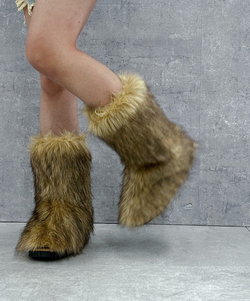 WEGO(ウィゴー)の「WEGO/モンスターファーブーツ(ブーツ・レディース・ベージュ/ホワイト・MEDIUM/LARGE)」の5枚目の写真