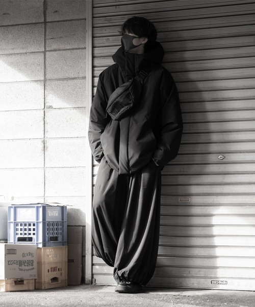 RUUBON（ルーボン）の「【RUUBON】water repellent padded hood jacket / 撥水パテッド フード ジャケット（ダウンジャケット/コート・メンズ・ブラック・M/S/L）」の2枚目の写真