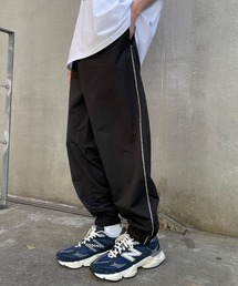 【ZOZO限定】パイピングトラックパンツ